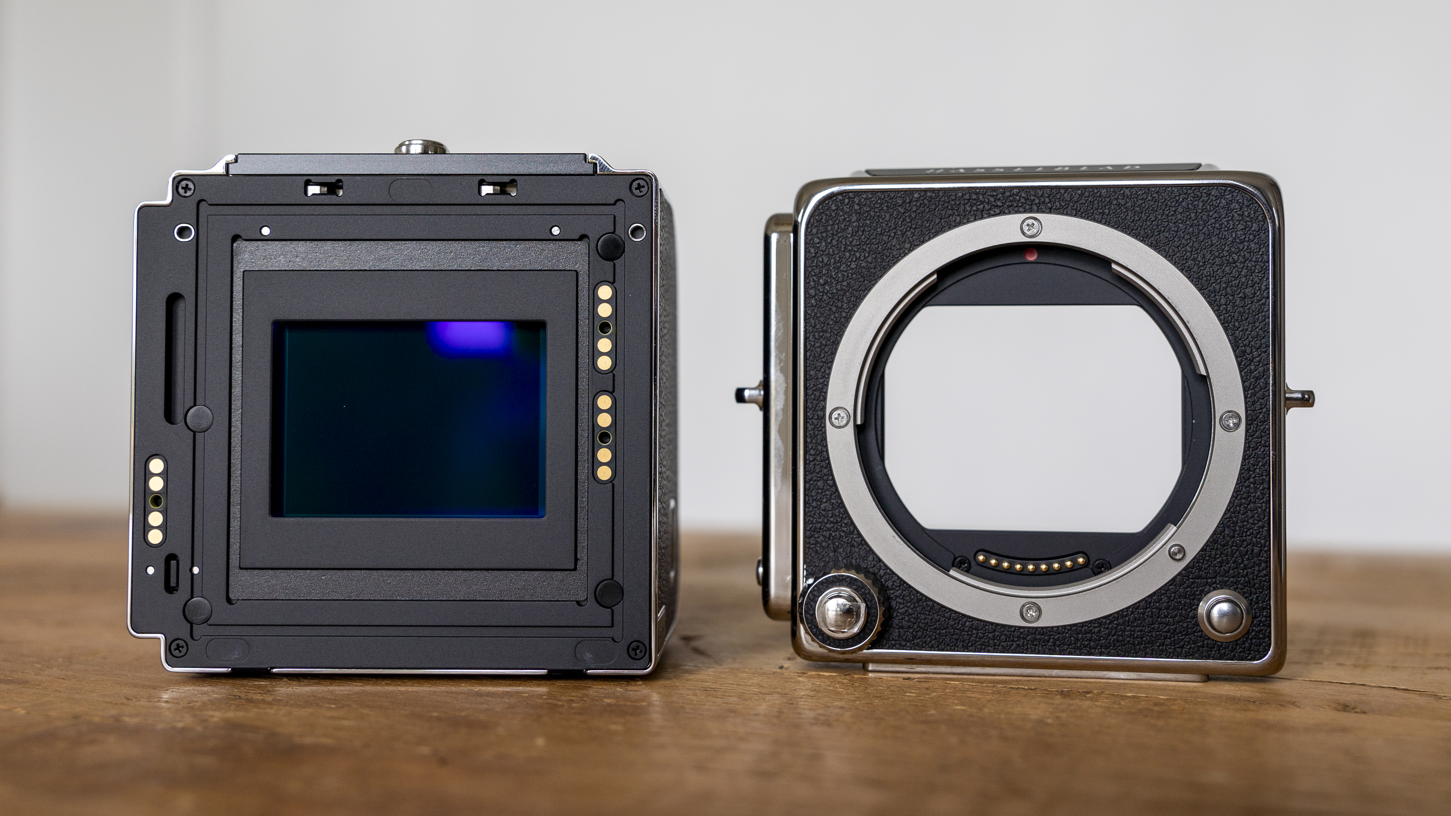 A separated look at the Hasselblad 907X CFV 100C