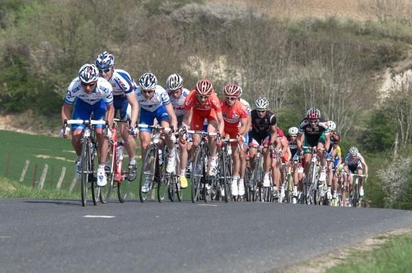 FDJ sets the pace in the peloton