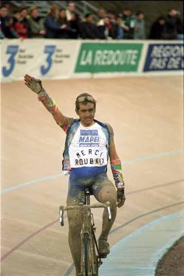 Franco Ballerini bids an emotional farewell to Paris-Roubaix in 2001.