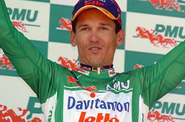 Robbie McEwen (Davitamon-Lotto) in green after stage 2