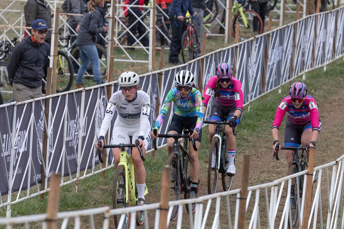 A tight women's race with a lead group of four (Katie Clouse, Vida Lopez de San Roman, Lizzy Gunsalus, Natalie Quinn) formed early in the race.