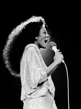 Diana Ross' loose curls is one of the most iconic hairstyles ever