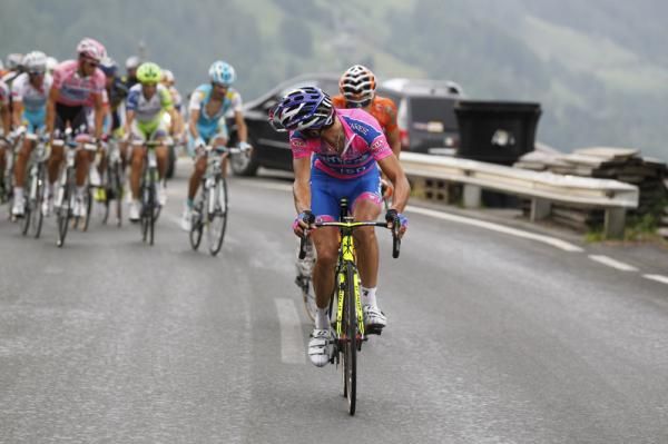 Michele Scarponi (Lampre) tried to put Alberto Contador (Saxo Bank) under pressure