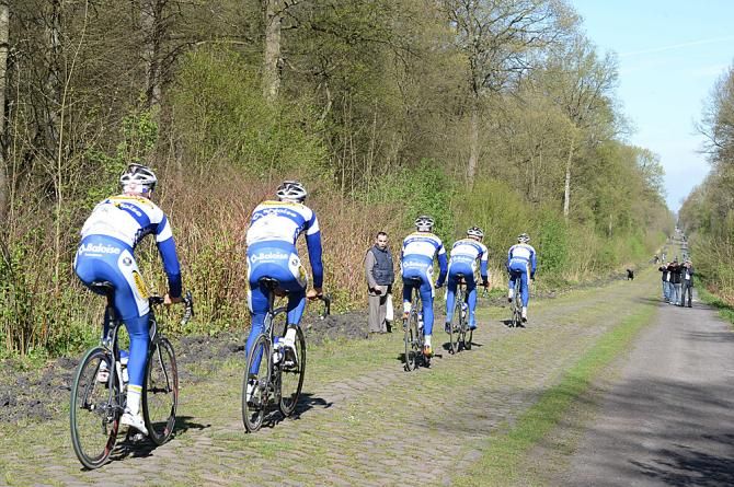 Topsport Vlaanderen speeds through the Arenberg forest