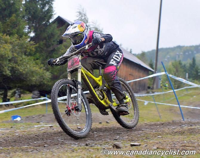 Myriam Nicole (Commencal / Riding Addiction)