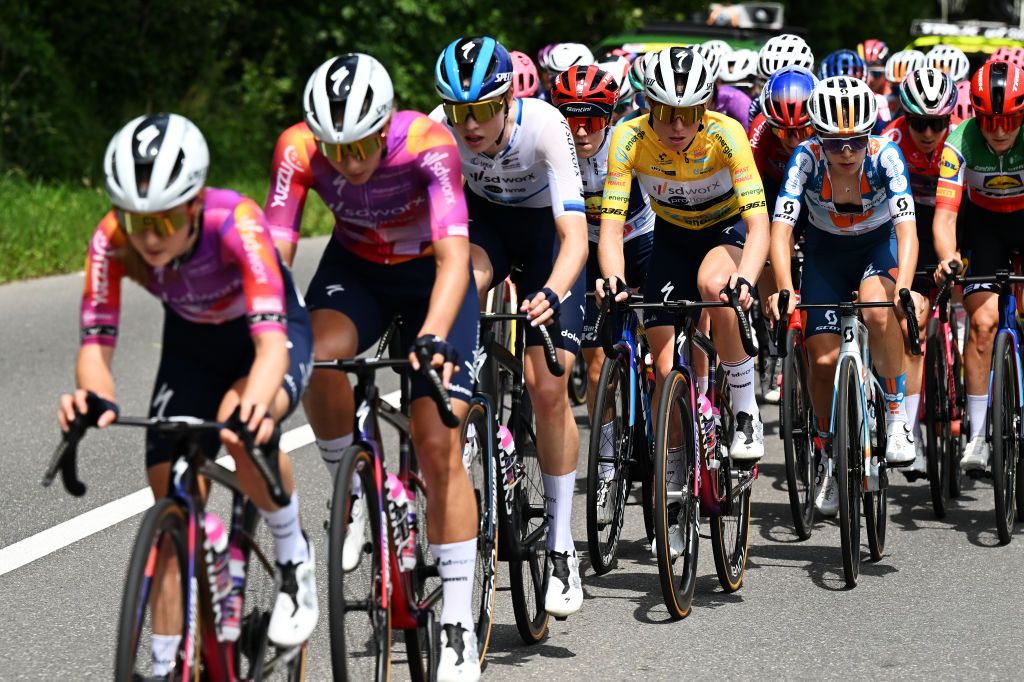 SD Worx protected Demi Vollering at the Tour de Suisse Women