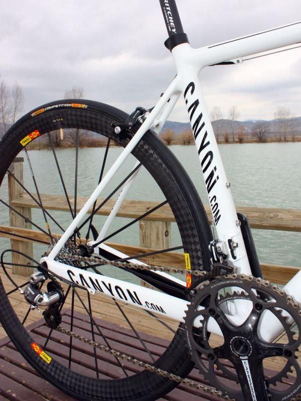 Stays on the Canyon Ultimate CF SLX epitomize the 'big down below, small up top' design philosophy and it works very well here