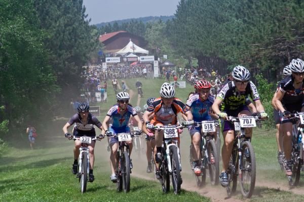 The start of the women's race at the WORS Big Ring Classic