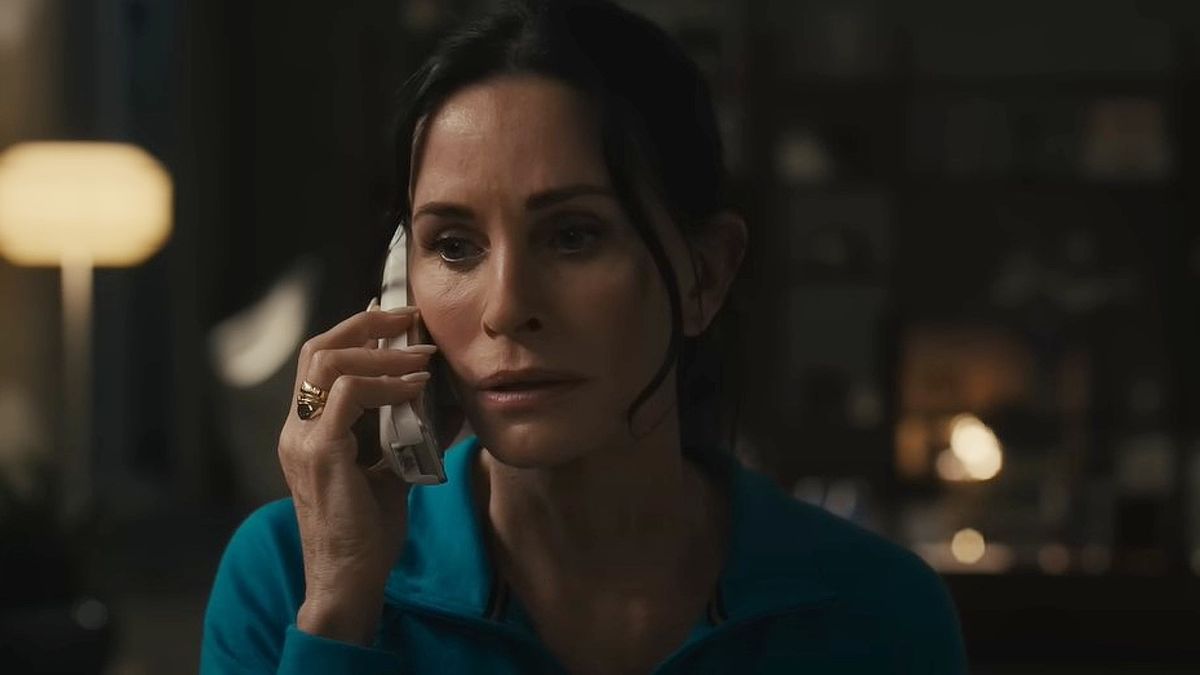 Courteney Cox as Gale Weathers in Scream 6