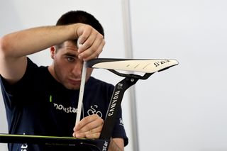 A saddle that's too high can cause knee pain from cycling (Photo: Watson)