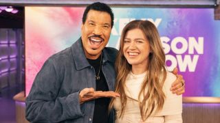 Lionel Richie and Kelly Clarkson on The Kelly Clarkson Show.