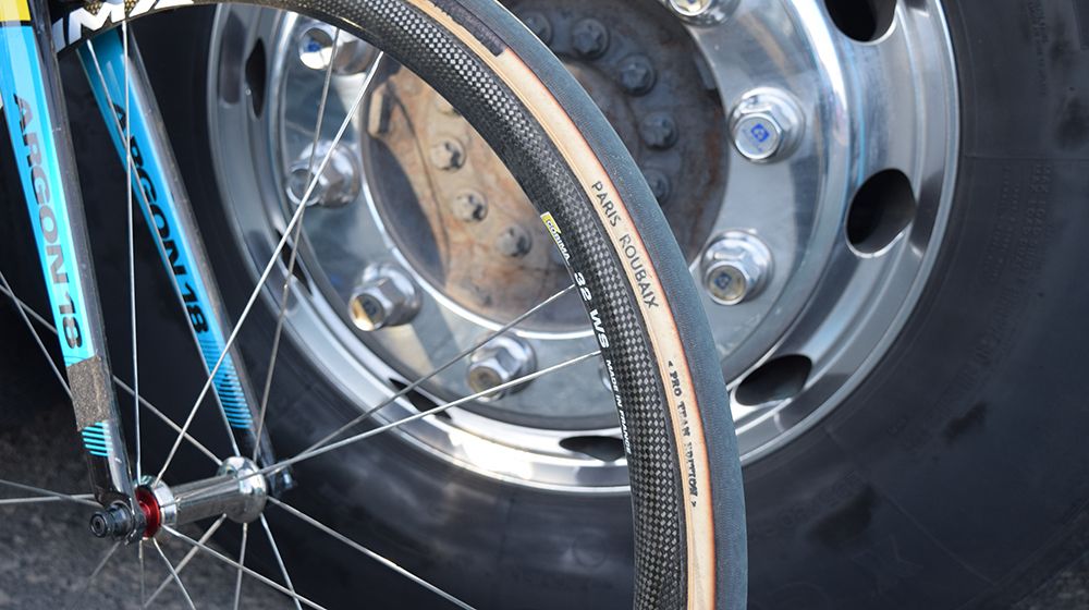 Classic, custom made, tan wall tyres for the Dane