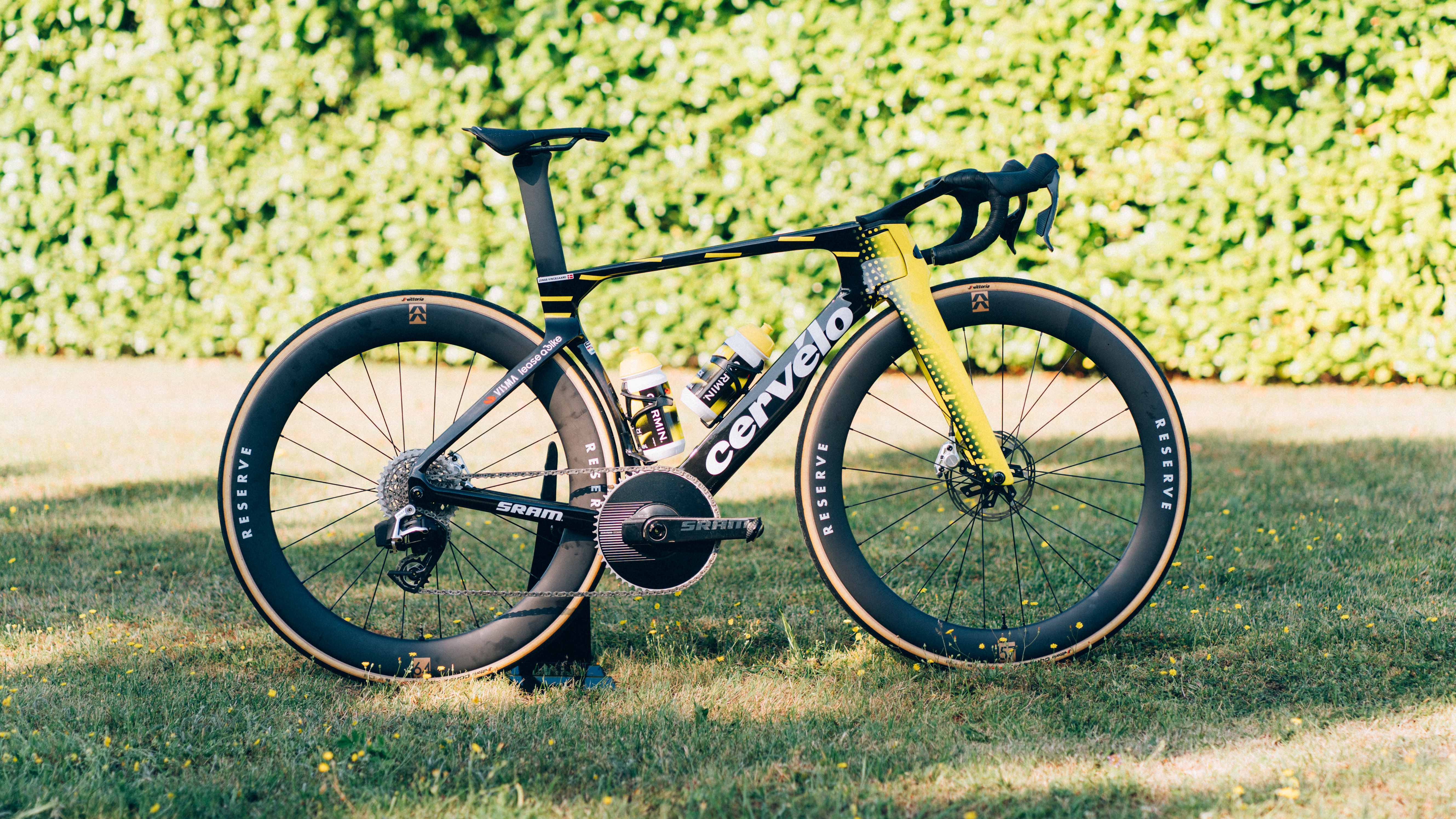Aero chain catchers and taped up seatposts: Jonas Vingegaard's 'prototype' aero bike leaves no stone unturned at the Tour de France