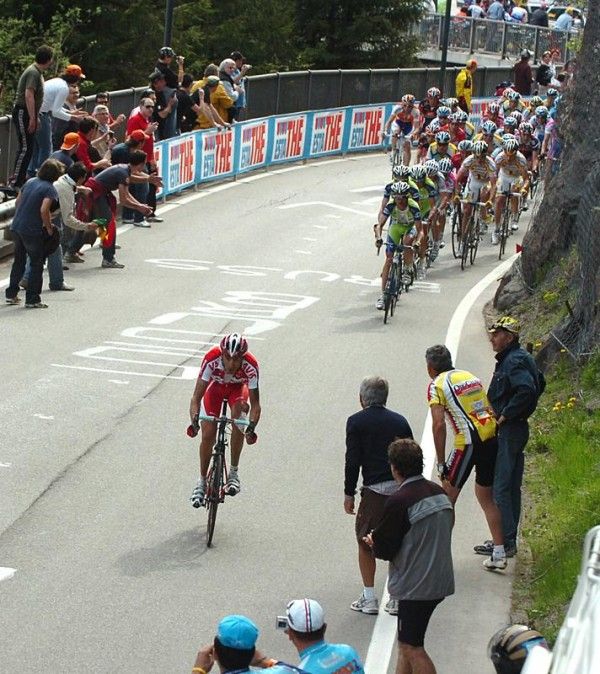 Mauricio Soler (Barloworld) on the attack in the final kilometres.
