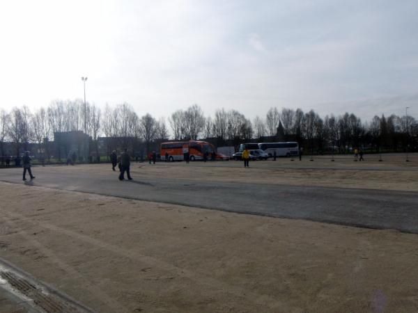 Euskaltel-Euskadi were the first team to arrive on Sunday morning