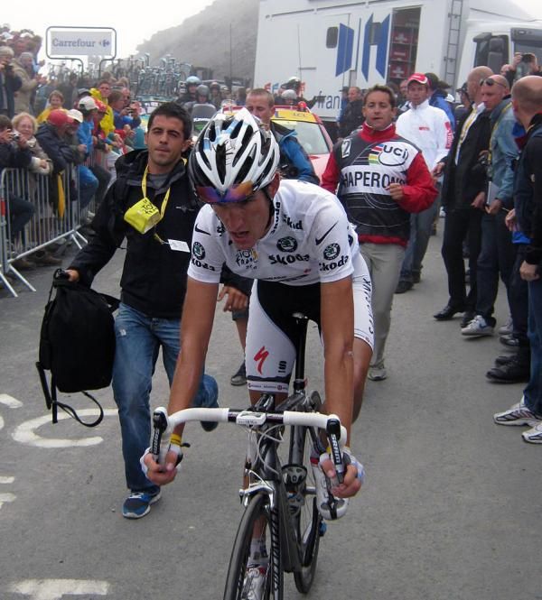 Andy Schleck (Saxo Bank) has the consolation of winning the best young rider's white jersey.
