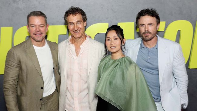 (From l.): Matt Damon, Doug Liman, Hong Chau and Casey Affleck at the New York premiere of Apple Original Films&rsquo; The Instigators at Jazz at Lincoln Center.