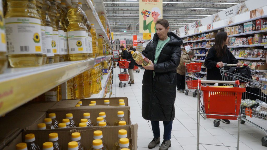 Russia's economy is predicted to shrink 10 percent this year, but Putin ...