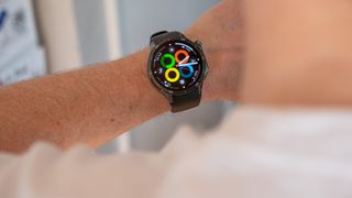 Checking out my workout rings on a fitness-focused OnePlus Watch 3 watchface