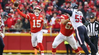 Patrick Mahomes throws a pass against the Texans