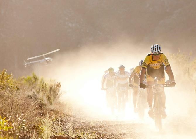 Jaroslav Kulhavy (Burry Stander - Songo) sets the pace.