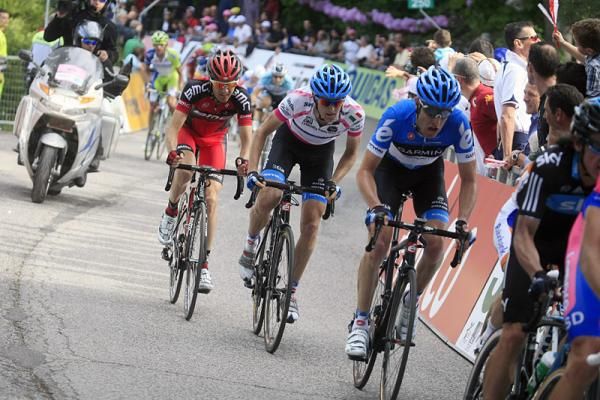 Peter Stetina (Garmin-Barracuda) wore the white jersey during stage 7 since Adriano Malori wore pink, but at the stage conclusion the jersey rightfully belonged to Stetina.