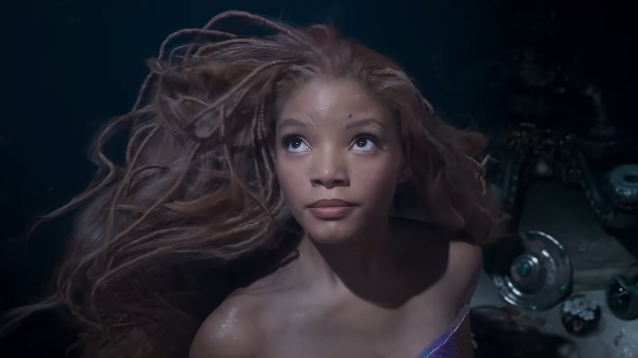 Halle Bailey bajo el mar como Ariel en La Sirenita 2023