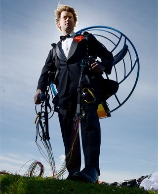 Gilo Cardozo and his flying machine