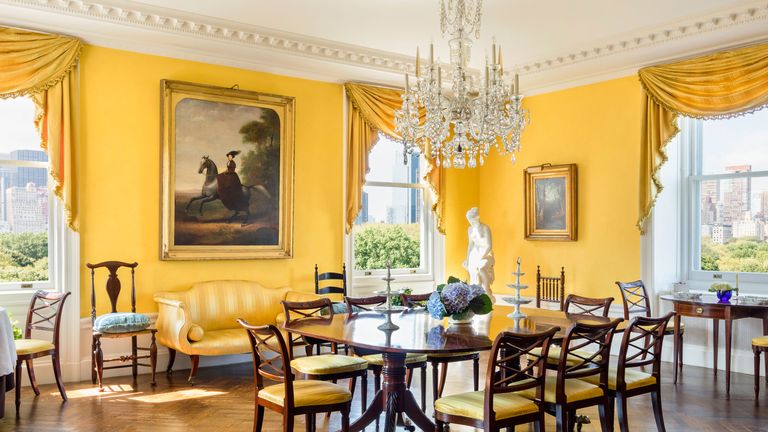 yellow dining room 