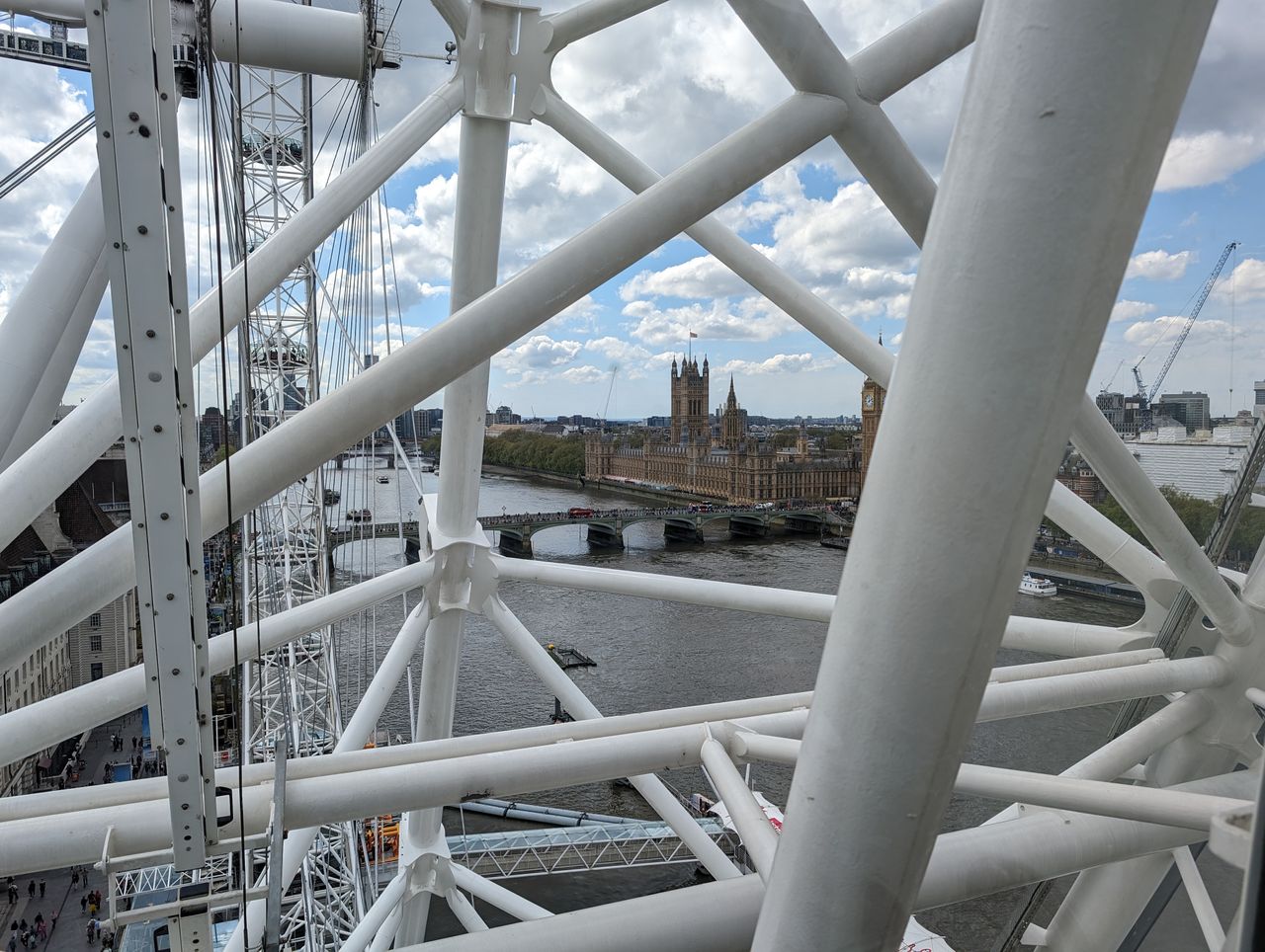 iPhone 15 Pro Max vs. Galaxy S24 Ultra vs. Pixel 8 Pro London Eye photos