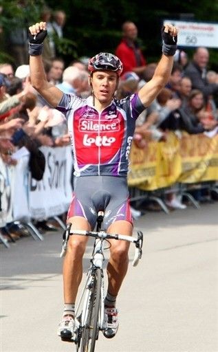 Philippe Gilbert (Silence-Lotto) escaped on the final climb to claim stage 4.