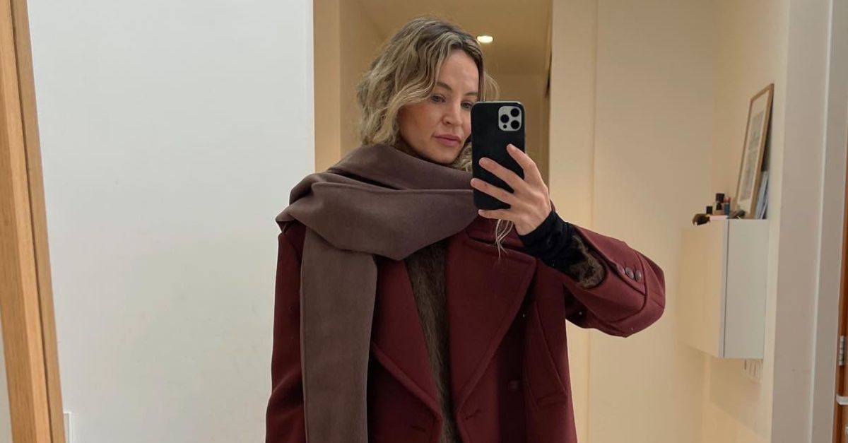 Sleek and Elegant, the Burgundy Coat Trend Is a New Favourite