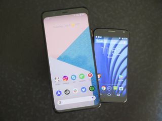 Android 4.4 Vs Android 10 Hero