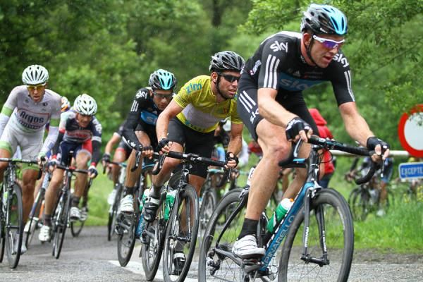 Mark Cavendish (Team Sky) tucked in behind a teammate