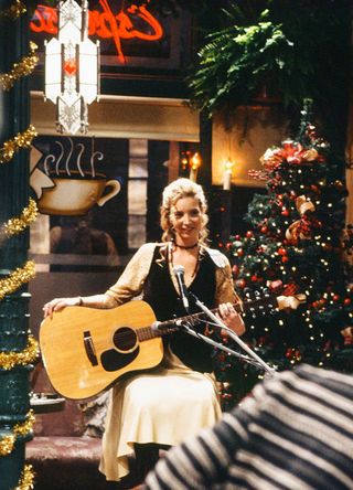 Lisa Kudrow as Phoebe Buffay in Friends.