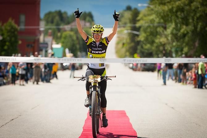Sally Bigham (Topeak Ergon) wins the 2013 Leadville 100.