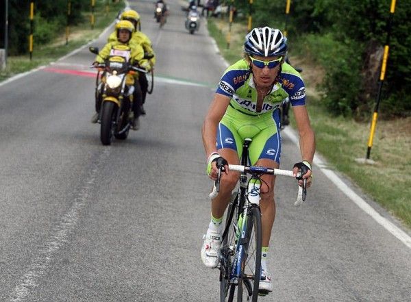 Franco Pellizotti (Liquigas) is all alone on his ascent of the Blockhaus.
