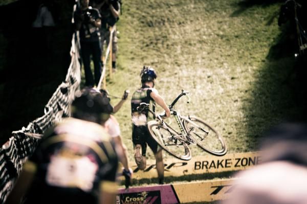Tim Johnson (Cannondale p/b Cyclocrossworld) leading the race part way through.