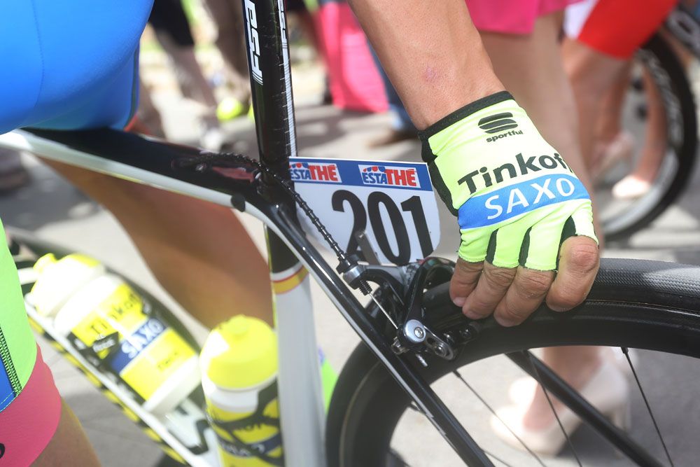 A quick tyre pressure check for Alberto Contador