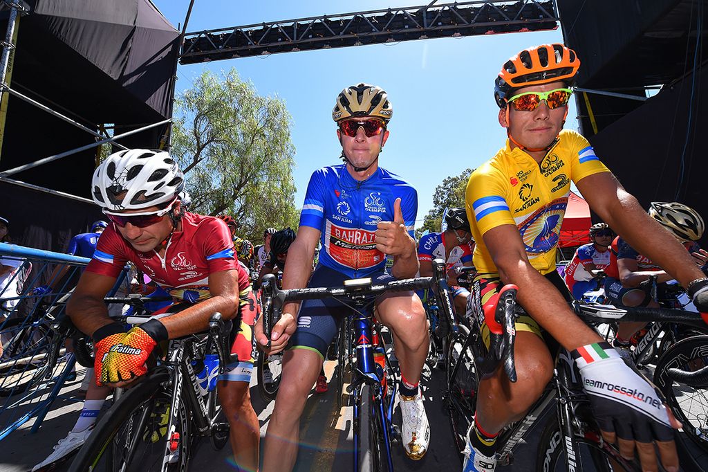Thumbs up from Ramunas Navardauskas (Bahrain-Merida)