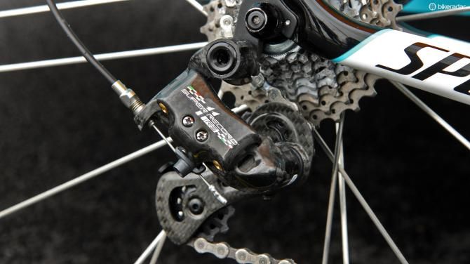 The Campagnolo Super Record RS group is functionally nearly identical to the standard Super Record package except with a few tweaks to beef up the front shifting performance under load