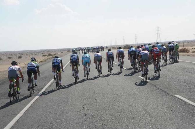 Stage 1 of the Tour of Qatar saw the peloton split several times