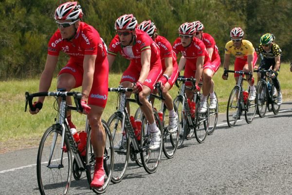 The red train marks the front of the field, on a fast, but windless day to Geelong.