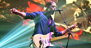Ed O'Brien performs live with a Stratocaster in 2020.