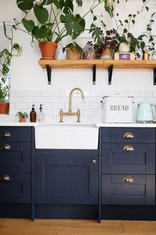 Adding Character: Cute Retro Kitchen Accessories - A Nod to Navy