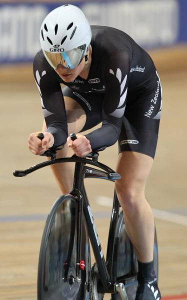 Jaime Nielsen on her way to the bronze medal final in the individual pursuit.