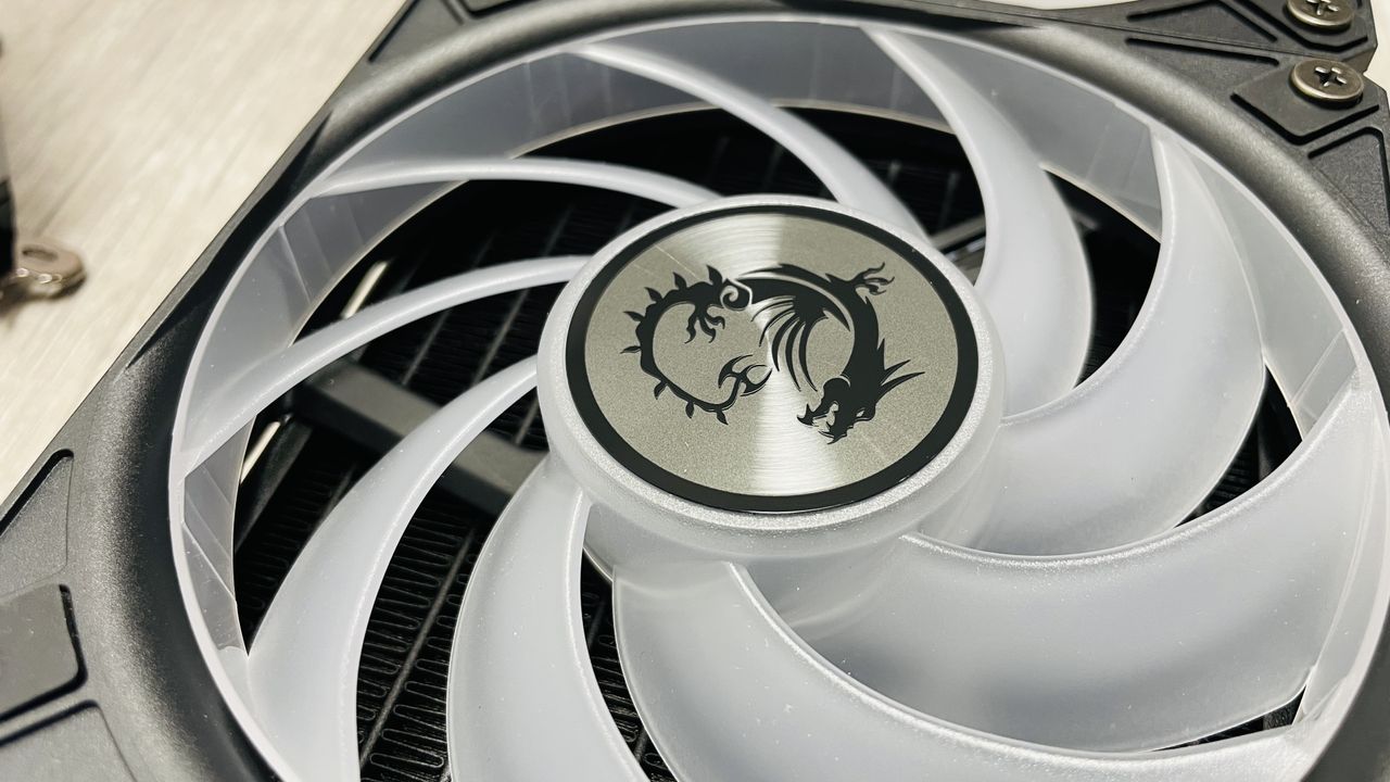 MSI MAG CoreLiquid A15 360 AIO CPU cooler fan
