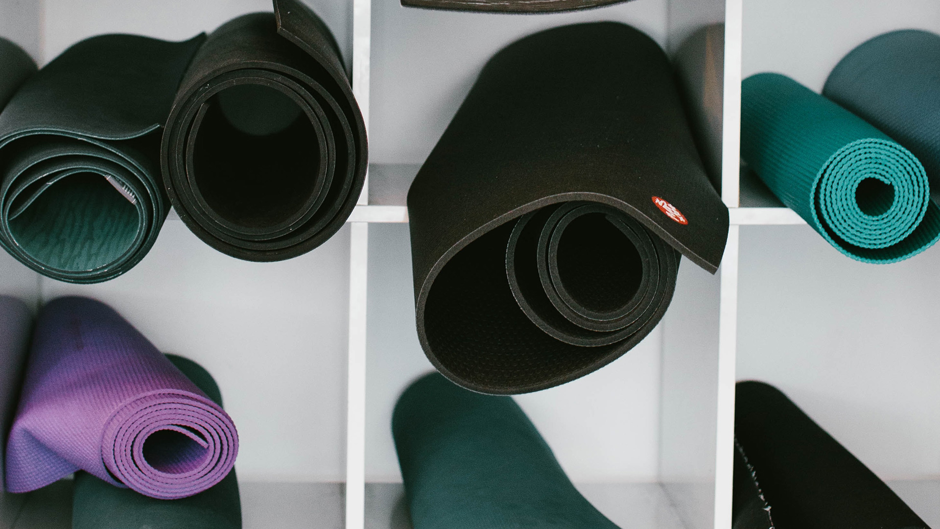 How to clean a yoga mat: tips for foam, rubber and cork mats
