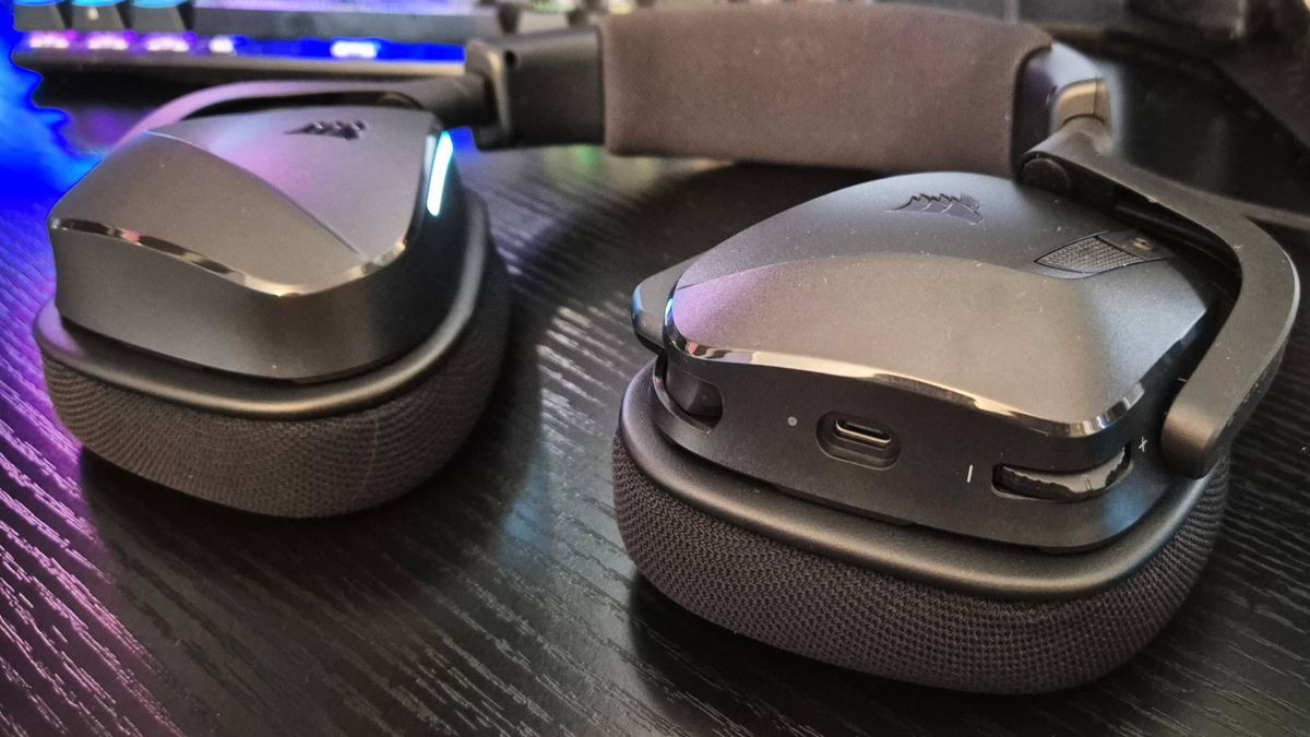 Photo of the Corsair Void Wireless V2 gaming headset, taken by writer Rosalie Newcombe.