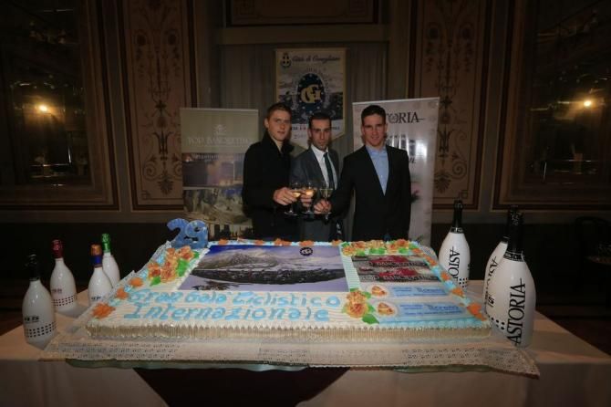 Vincenzo Nibali enjoys an end of season glass of wine